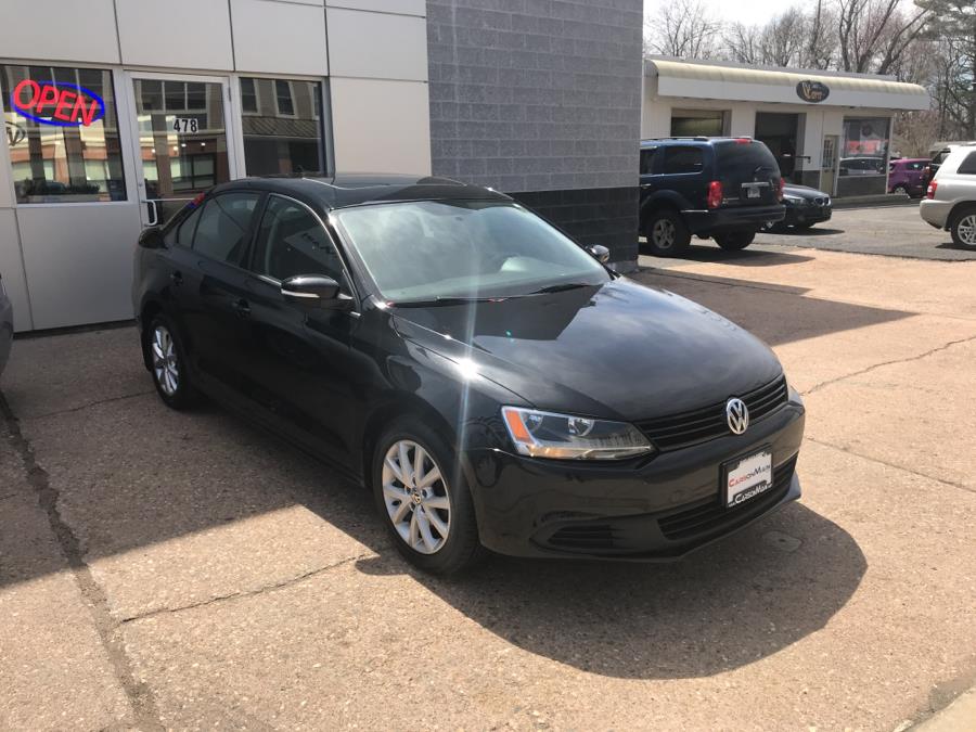 2011 Volkswagen Jetta Sedan 4dr Auto SE w/Convenience & Sunroof PZEV, available for sale in Manchester, Connecticut | Carsonmain LLC. Manchester, Connecticut