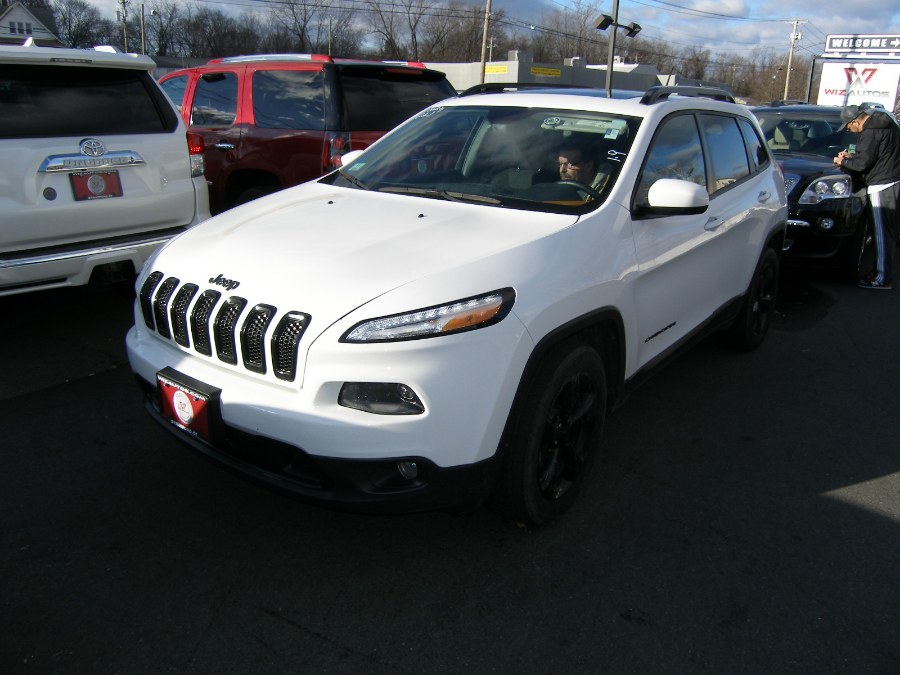 2015 Jeep Cherokee 4WD 4dr Latitude, available for sale in Stratford, Connecticut | Wiz Leasing Inc. Stratford, Connecticut