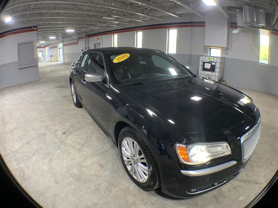 2014 Chrysler 300 4dr Sdn 300C John Varvatos Limited Edition AWD, available for sale in Stratford, Connecticut | Wiz Leasing Inc. Stratford, Connecticut
