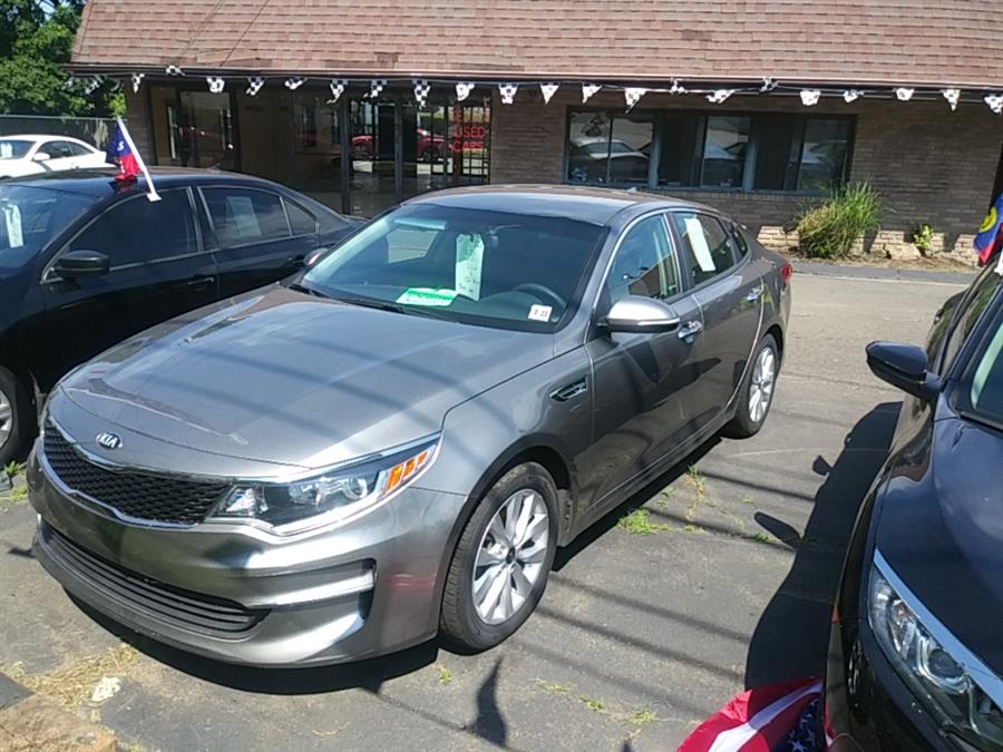 2017 Kia Optima LX AT's photo