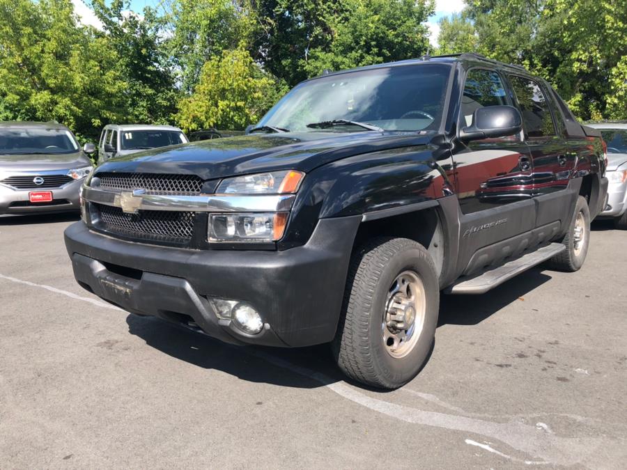 2004 Chevrolet Avalanche 2500 5dr Crew Cab 130" WB 4WD, available for sale in West Hartford, Connecticut | AutoMax. West Hartford, Connecticut