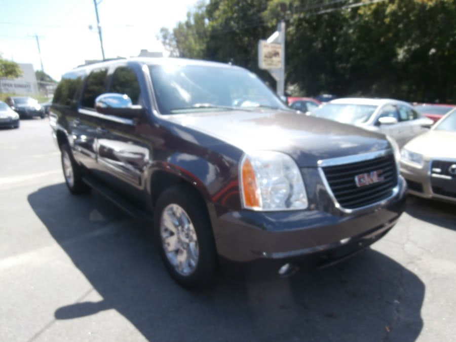 2010 GMC Yukon XL 4WD 4dr 1500 SLT, available for sale in Waterbury, Connecticut | Jim Juliani Motors. Waterbury, Connecticut