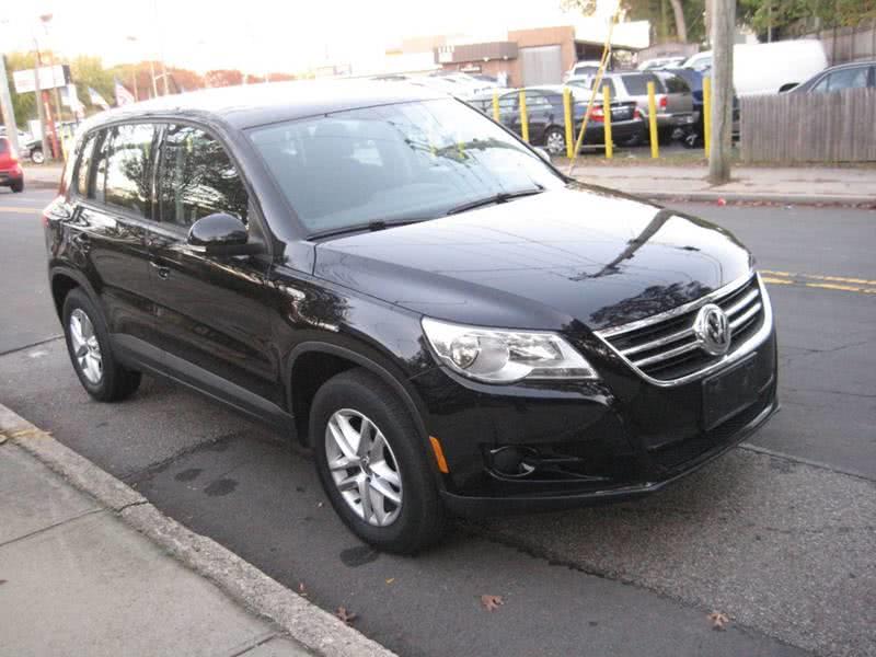 2011 Volkswagen Tiguan SE 4Motion 4dr SUV, available for sale in Massapequa, New York | Rite Choice Auto Inc.. Massapequa, New York