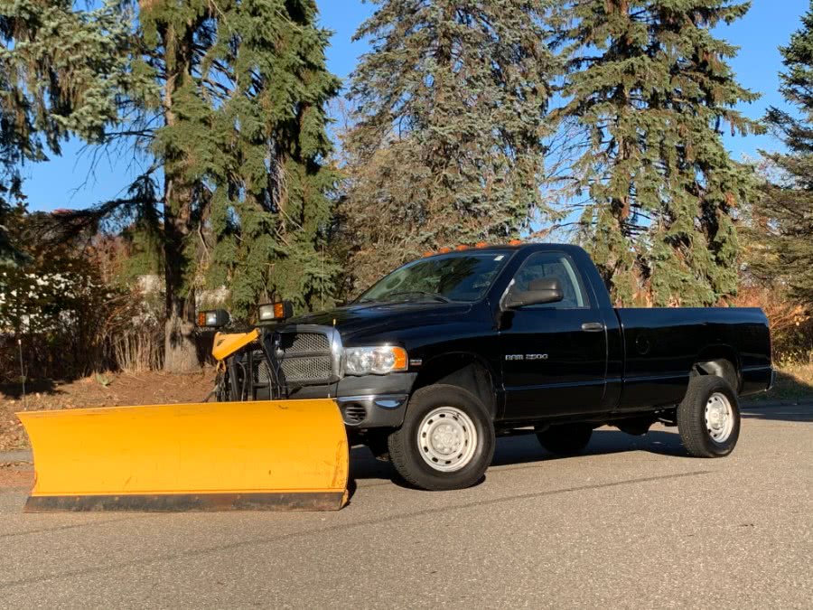 2004 Dodge Ram 2500 2dr Reg Cab 140.5" WB 4WD SLT, available for sale in Waterbury, Connecticut | Platinum Auto Care. Waterbury, Connecticut