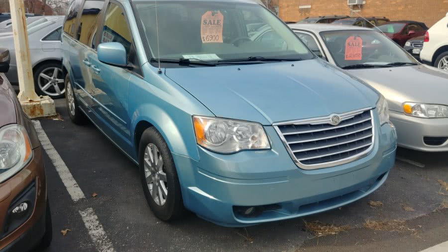 2008 Chrysler Town & Country 4dr Wgn Touring, available for sale in East Hartford , Connecticut | Classic Motor Cars. East Hartford , Connecticut