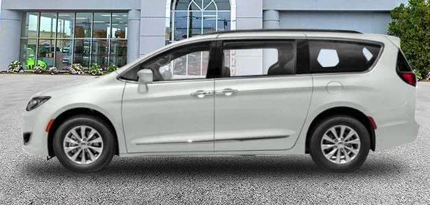 New 2021 Chrysler Pacifica in Wantagh, New York | No Limit Auto Leasing. Wantagh, New York