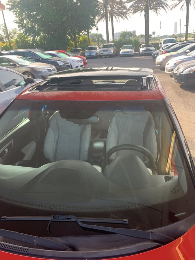 2012 Hyundai Veloster 3dr Cpe Auto w/Gray Int, available for sale in Kissimmee, Florida | Central florida Auto Trader. Kissimmee, Florida