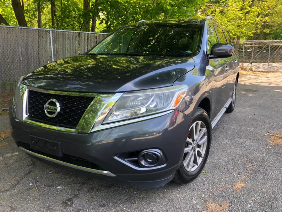 2014 Nissan Pathfinder SV 4WD's photo