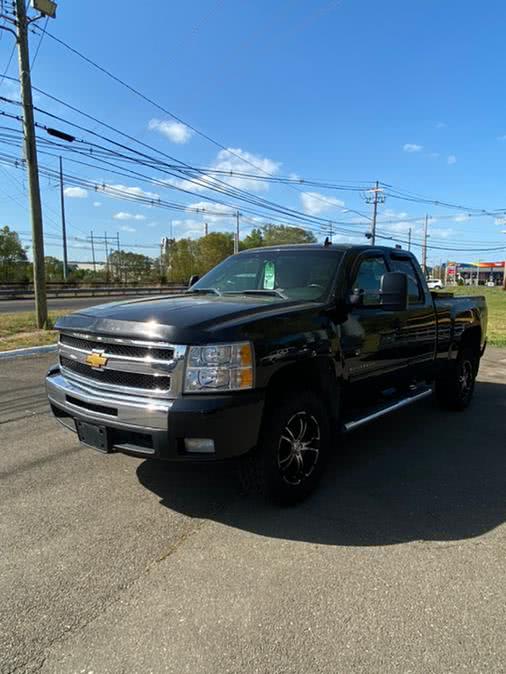 2010 Chevrolet Silverado 1500 4WD Ext Cab 143.5" LT, available for sale in Wallingford, Connecticut | Vertucci Automotive Inc. Wallingford, Connecticut