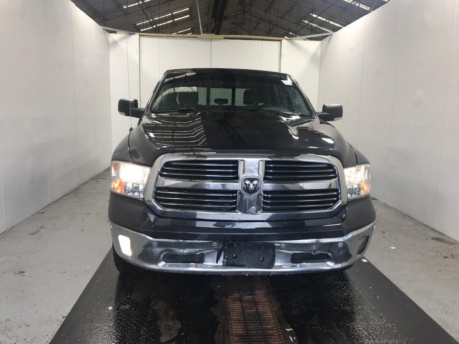 2018 RAM 1500 Big Horn 4x4 Crew Cab 5'7's photo