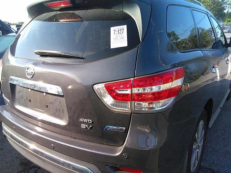 Used 2014 Nissan Pathfinder in Huntington Station, New York | Kantic Car. Huntington Station, New York
