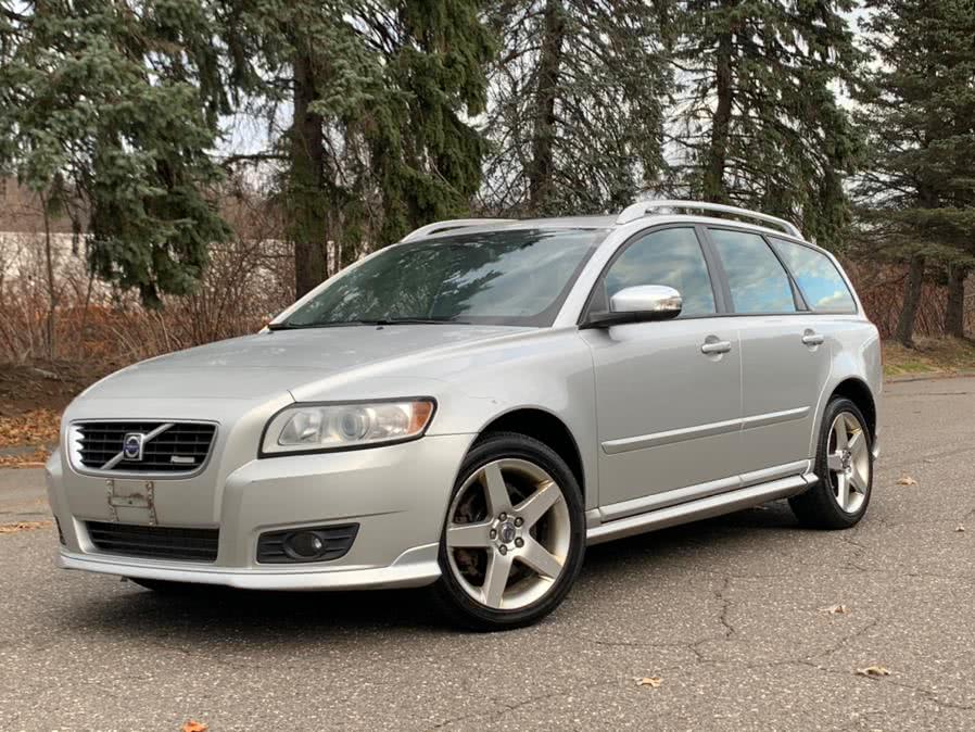2009 Volvo V50 4dr Wgn 2.5T R-Design AWD, available for sale in Waterbury, Connecticut | Platinum Auto Care. Waterbury, Connecticut