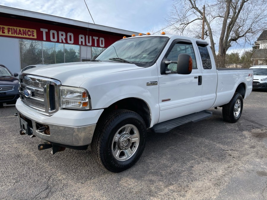 2006 Ford Super Duty F-350 SRW Supercab 158" Lariat 4WD 6.0 Power Stroke Diesel, available for sale in East Windsor, Connecticut | Toro Auto. East Windsor, Connecticut