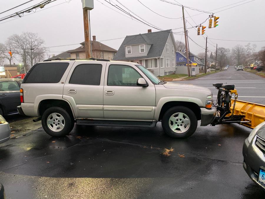 2006 Chevrolet Tahoe 4dr 1500 4WD LT, available for sale in Milford, Connecticut | Village Auto Sales. Milford, Connecticut