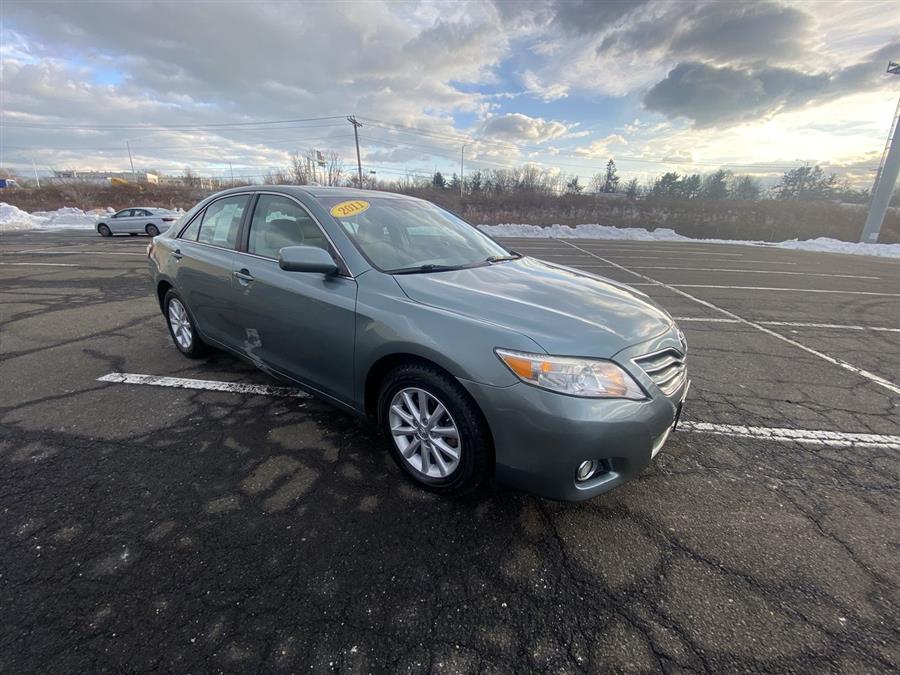 2011 Toyota Camry 4dr Sdn I4 Auto XLE (Natl), available for sale in Stratford, Connecticut | Wiz Leasing Inc. Stratford, Connecticut