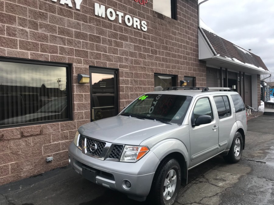 2006 Nissan Pathfinder SE 4WD, available for sale in Bridgeport, Connecticut | Airway Motors. Bridgeport, Connecticut