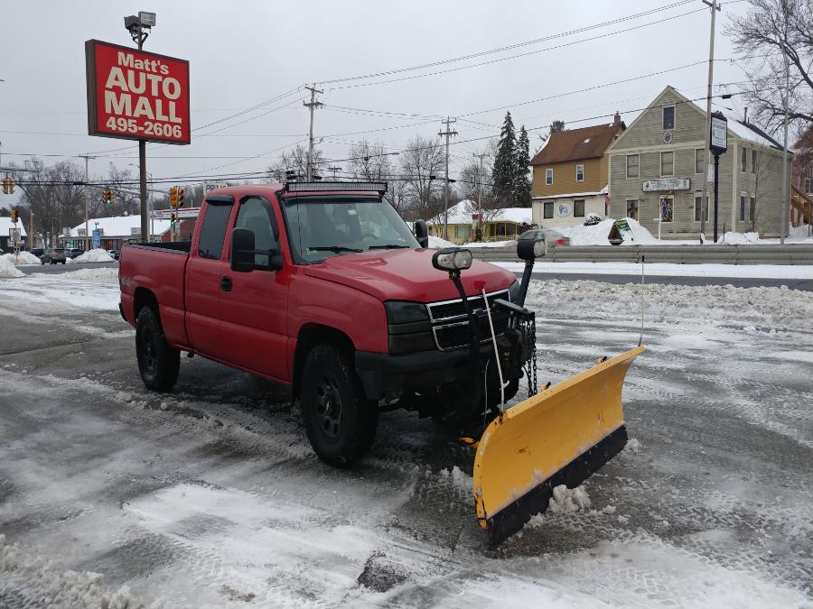 2006 Chevrolet Silverado 1500 Ext Cab 143.5" WB 4WD Work Truck, available for sale in Chicopee, Massachusetts | Matts Auto Mall LLC. Chicopee, Massachusetts