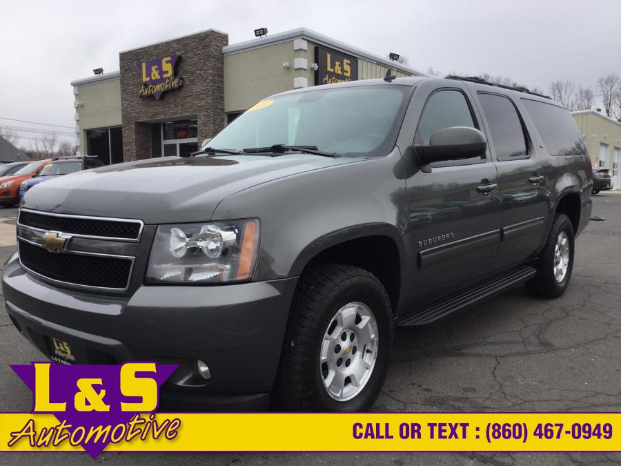 2011 Chevrolet Suburban 4WD 4dr 1500 LT, available for sale in Plantsville, Connecticut | L&S Automotive LLC. Plantsville, Connecticut