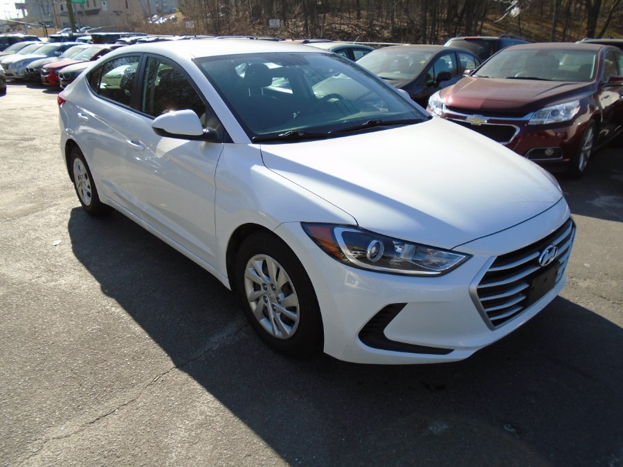 2018 Hyundai Elantra SE 2.0L Auto (Alabama), available for sale in Waterbury, Connecticut | Jim Juliani Motors. Waterbury, Connecticut
