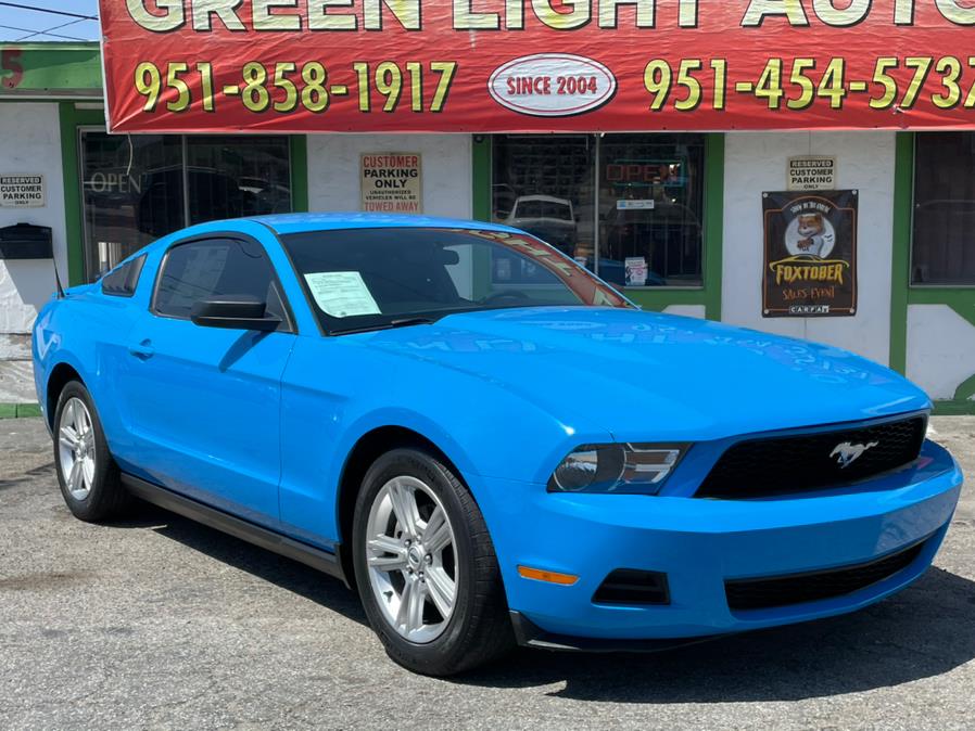 2010 Ford Mustang 2dr Cpe V6 Premium, available for sale in Corona, California | Green Light Auto. Corona, California