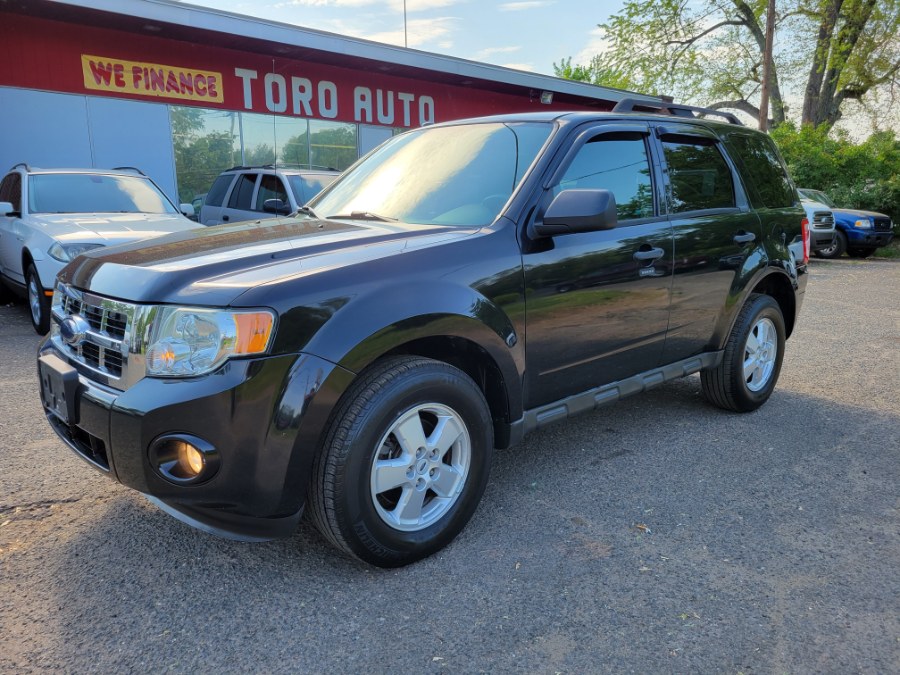 2009 Ford Escape 4WD 4dr I4 Auto XLT, available for sale in East Windsor, Connecticut | Toro Auto. East Windsor, Connecticut