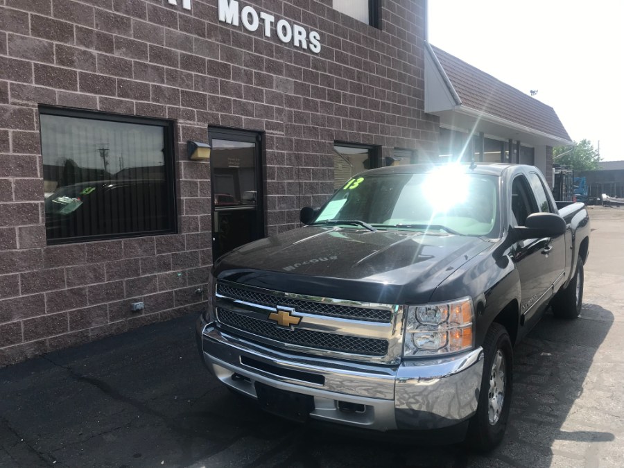 2017 Chevrolet Silverado 1500 4WD Double Cab 143.5" LT w/1LT, available for sale in Bridgeport, Connecticut | Airway Motors. Bridgeport, Connecticut