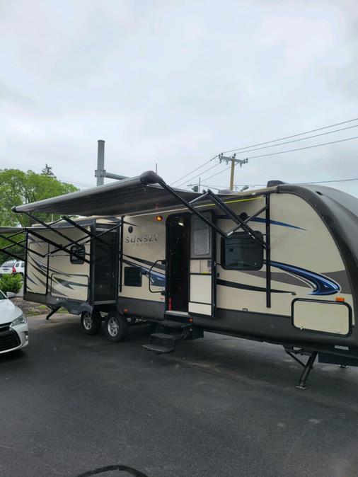 Used Sunset Trail 32 RL Reserve 2013 | TD Automotive Enterprises LLC DBA Diamond Auto Cars. Vernon, Connecticut