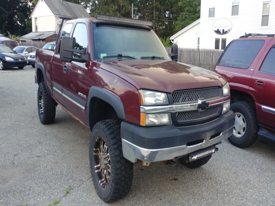 2003 Chevrolet Silverado 2500HD Ext Cab 157.5" WB 4WD LS, available for sale in Chicopee, Massachusetts | Matts Auto Mall LLC. Chicopee, Massachusetts