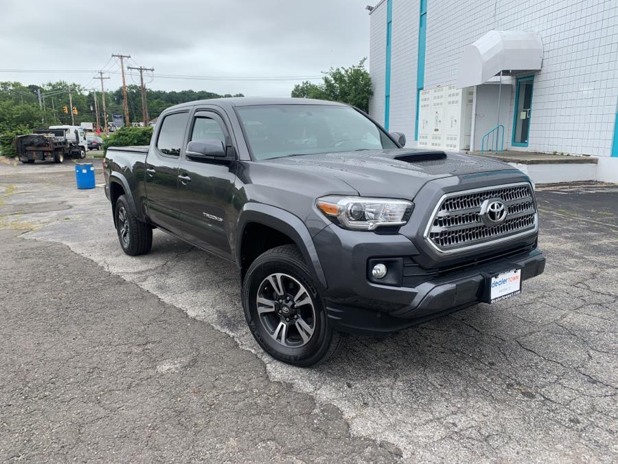 2017 Toyota Tacoma SR5 Double Cab 6'' Bed V6 4x4 AT (Natl), available for sale in Milford, Connecticut | Dealertown Auto Wholesalers. Milford, Connecticut