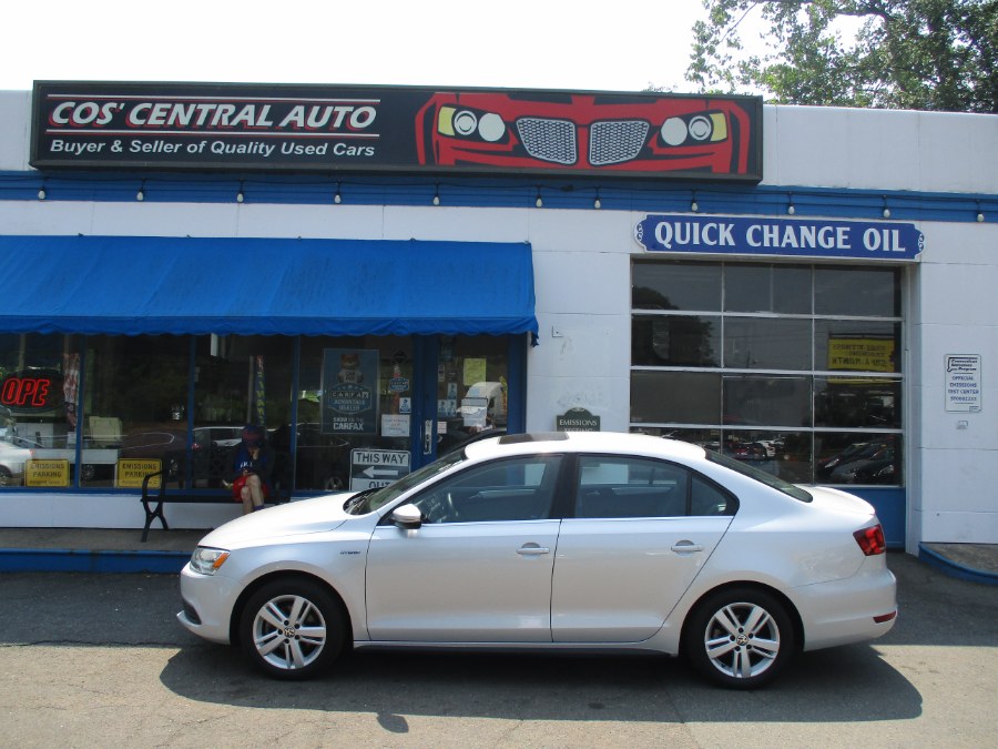 2013 Volkswagen Jetta Sedan 4dr Auto Hybrid SE, available for sale in Meriden, Connecticut | Cos Central Auto. Meriden, Connecticut