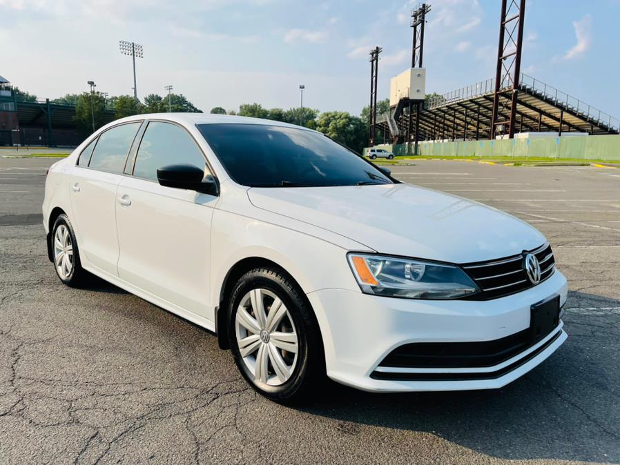 2015 Volkswagen Jetta Sedan 4dr DSG 2.0L TDI SE w/Connectivity, available for sale in New Britain, Connecticut | Supreme Automotive. New Britain, Connecticut