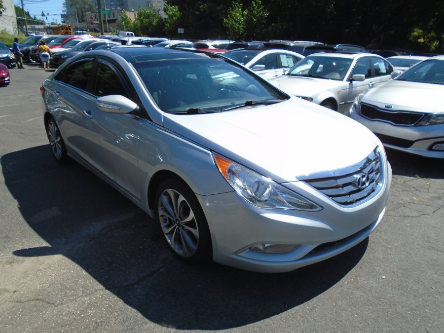 2013 Hyundai Sonata LIMITED, available for sale in Waterbury, Connecticut | Jim Juliani Motors. Waterbury, Connecticut