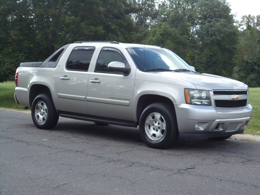 2009 Chevrolet Avalanche 4WD Crew Cab 130" LT w/1LT, available for sale in Berlin, Connecticut | International Motorcars llc. Berlin, Connecticut