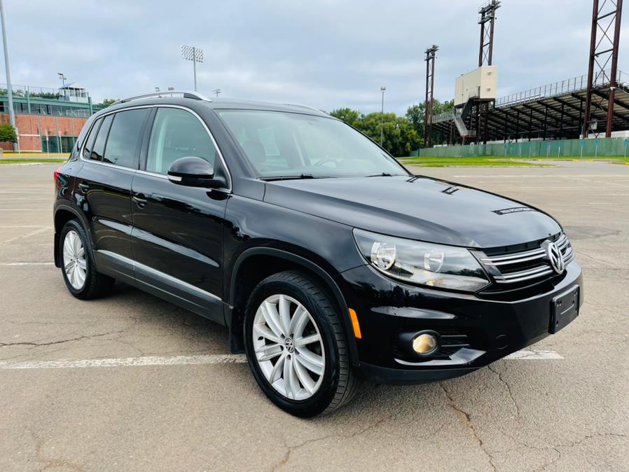 2013 Volkswagen Tiguan 4WD 4dr Auto SE, available for sale in New Britain, Connecticut | Supreme Automotive. New Britain, Connecticut
