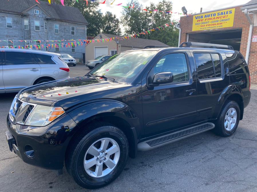 2011 Nissan Pathfinder 4WD 4dr V6 LE, available for sale in Hartford, Connecticut | VEB Auto Sales. Hartford, Connecticut