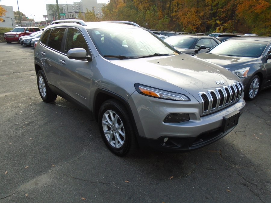 2016 Jeep Cherokee 4WD 4dr Latitude, available for sale in Waterbury, Connecticut | Jim Juliani Motors. Waterbury, Connecticut