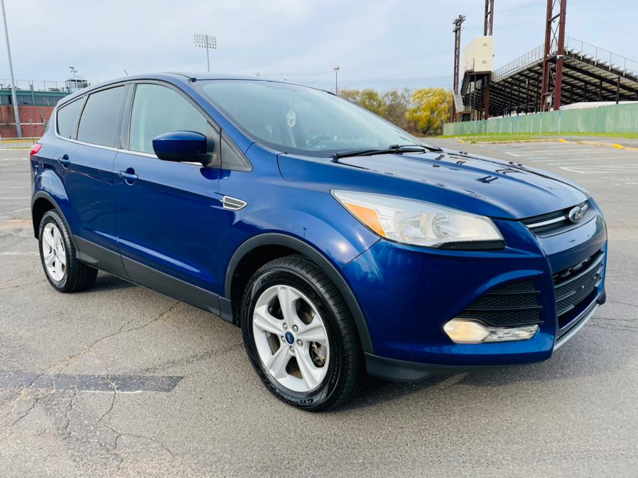 2013 Ford Escape 4WD 4dr SE, available for sale in New Britain, Connecticut | Supreme Automotive. New Britain, Connecticut