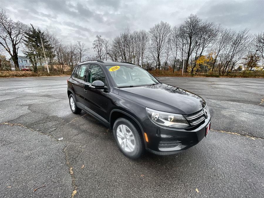 2016 Volkswagen Tiguan 4MOTION 4dr Auto R-Line, available for sale in Stratford, Connecticut | Wiz Leasing Inc. Stratford, Connecticut