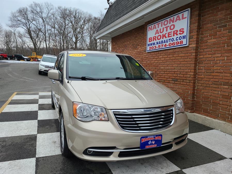 2014 Chrysler Town & Country 4dr Wgn Touring, available for sale in Waterbury, Connecticut | National Auto Brokers, Inc.. Waterbury, Connecticut