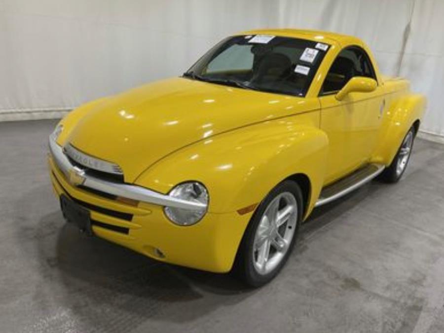 2004 Chevrolet SSR LS's photo