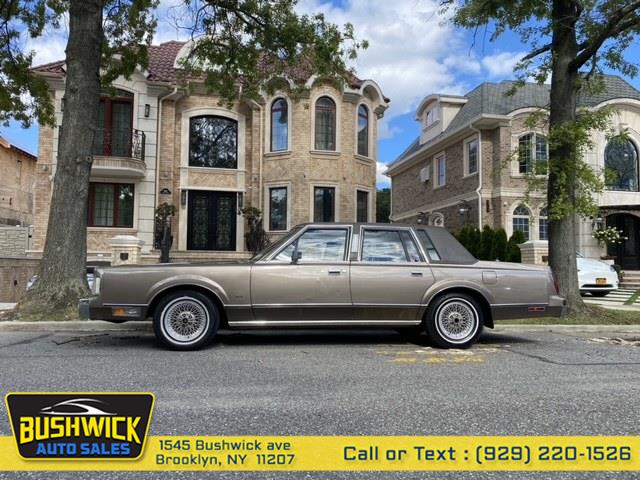 1985 Lincoln Town Car 4dr Sedan, available for sale in Brooklyn, New York | Bushwick Auto Sales LLC. Brooklyn, New York