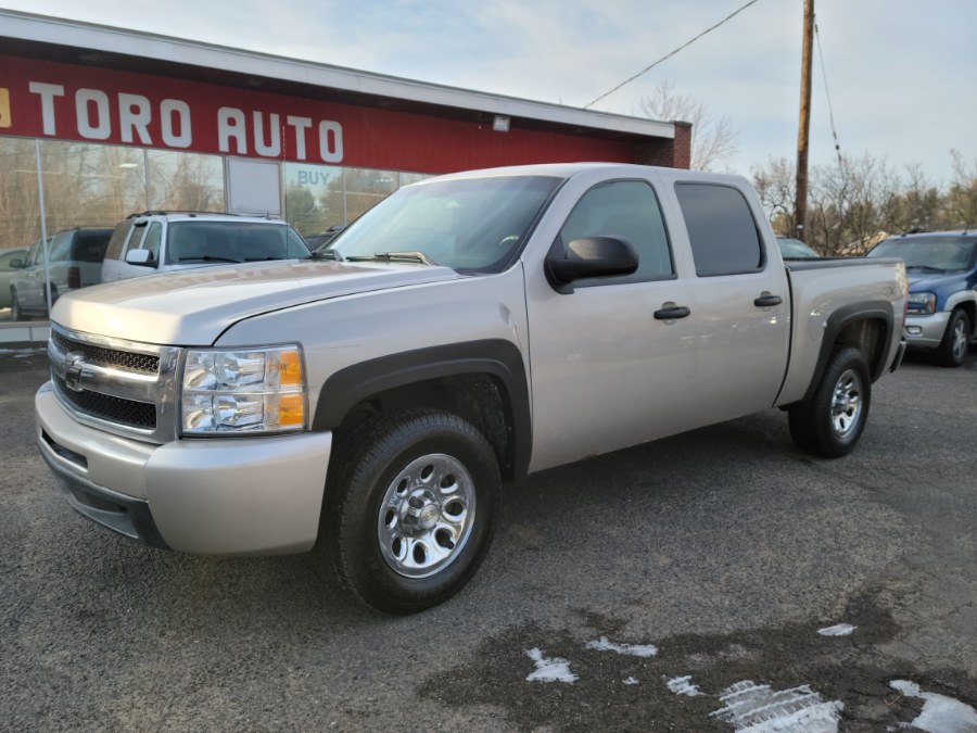 2009 Chevrolet Silverado 1500 4WD Crew Cab 143.5" LT, available for sale in East Windsor, Connecticut | Toro Auto. East Windsor, Connecticut