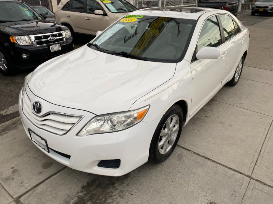 2011 Toyota Camry 4dr Sdn I4 Auto LE (Natl), available for sale in Middle Village, New York | Middle Village Motors . Middle Village, New York