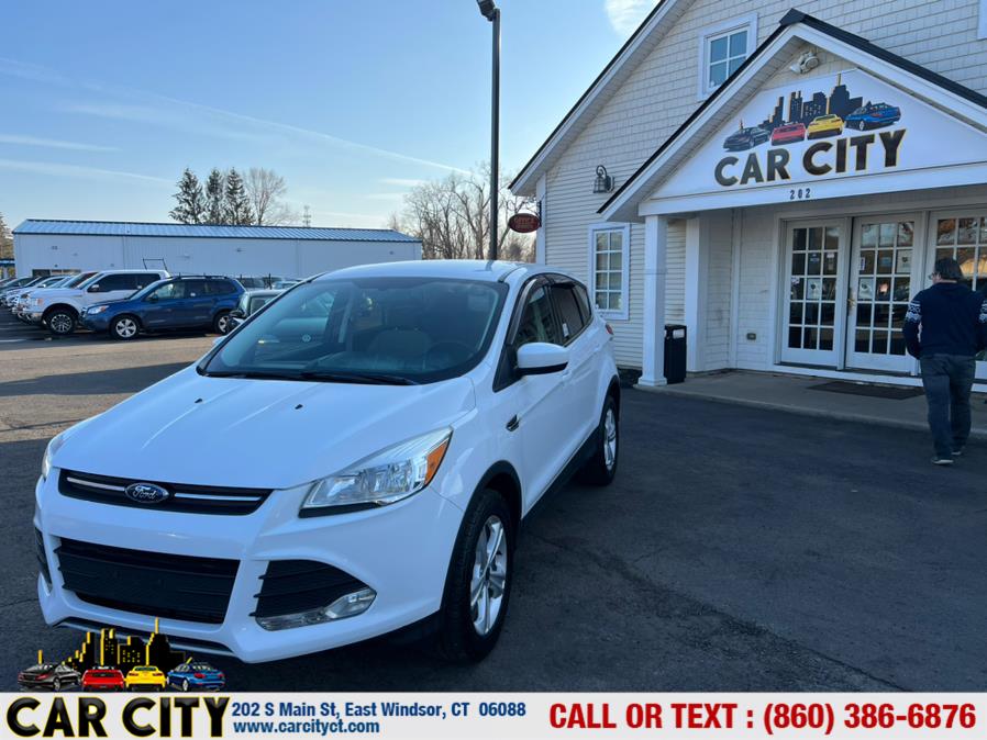 2015 Ford Escape 4WD 4dr SE, available for sale in East Windsor, Connecticut | Car City LLC. East Windsor, Connecticut