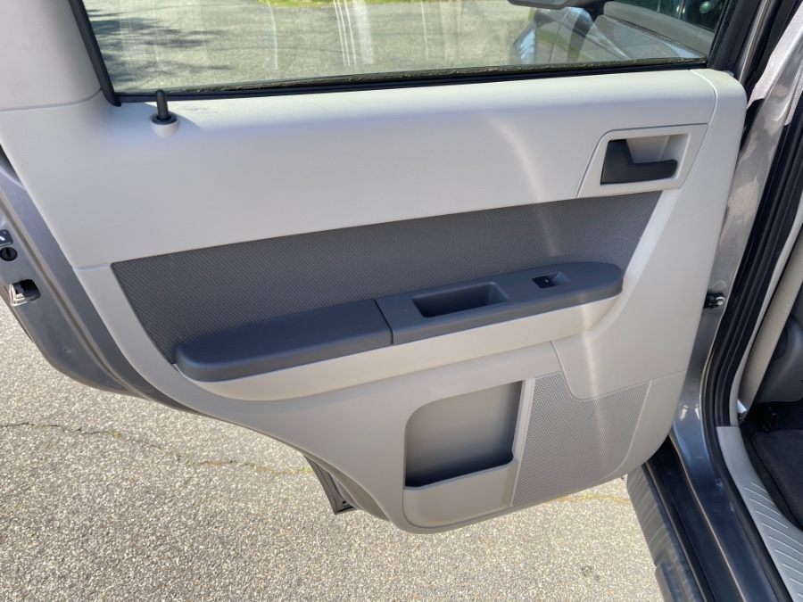 2009 Ford Escape XLT - Photo 12
