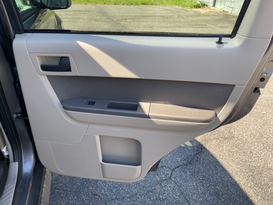 2009 Ford Escape XLT - Photo 17