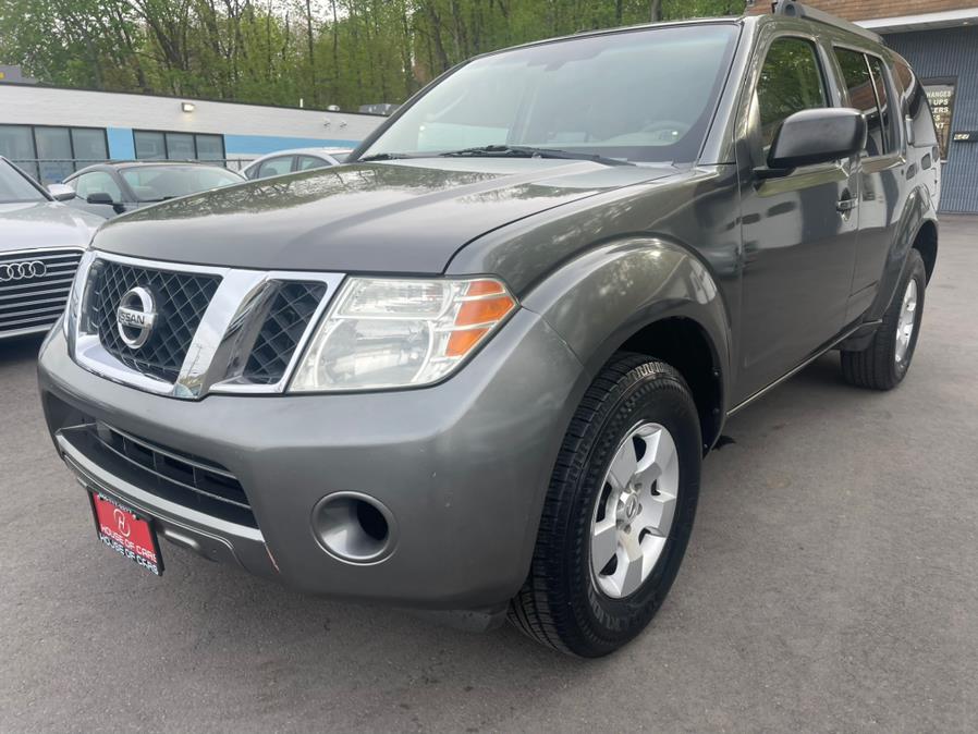 2009 Nissan Pathfinder 4WD 4dr V6 S, available for sale in Waterbury, Connecticut | House of Cars LLC. Waterbury, Connecticut 2009 Nissan Pathfinder 4WD 4dr V6 S, available for sale in Waterbury, Connecticut | House of Cars LLC. Waterbury, Connecticut