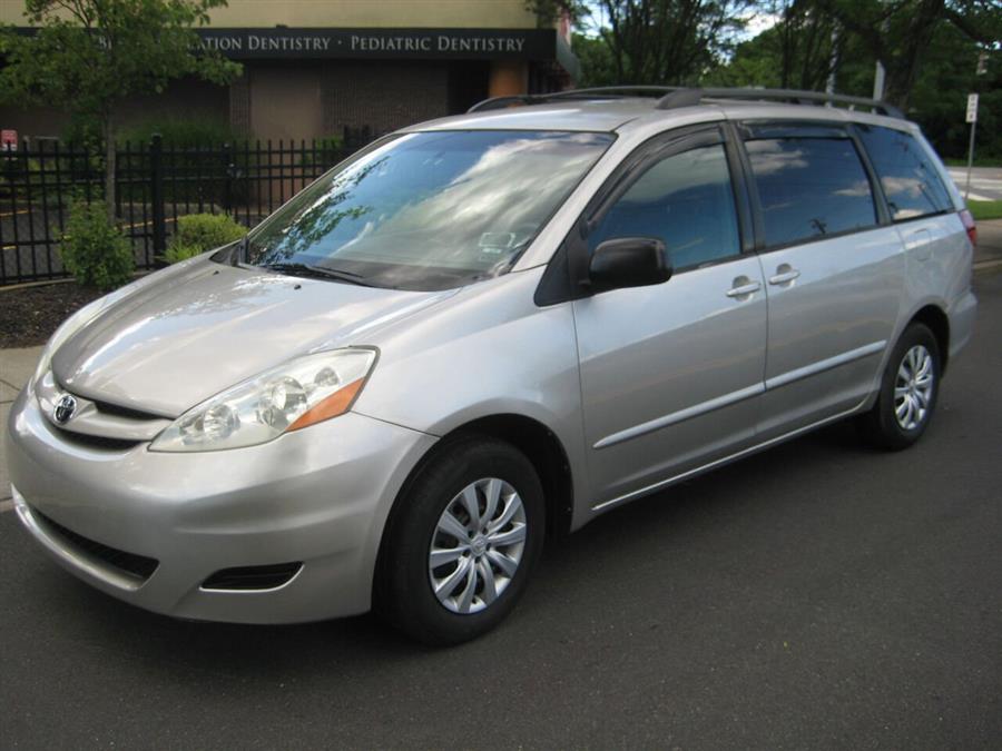 2006 Toyota Sienna CE 7 Passenger 4dr Mini Van, available for sale in Massapequa, New York | Rite Choice Auto Inc.. Massapequa, New York