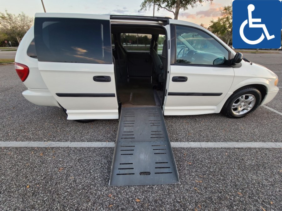 2005 Dodge Caravan 4dr Grand SE, available for sale in Longwood, Florida | Majestic Autos Inc.. Longwood, Florida