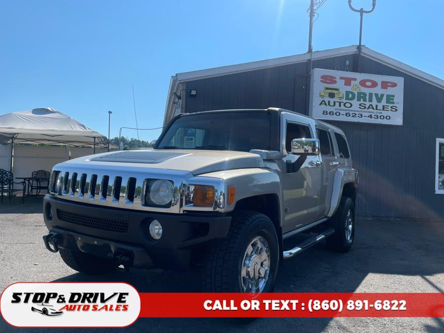 2006 HUMMER H3 4dr 4WD SUV, available for sale in East Windsor, Connecticut | Stop & Drive Auto Sales. East Windsor, Connecticut